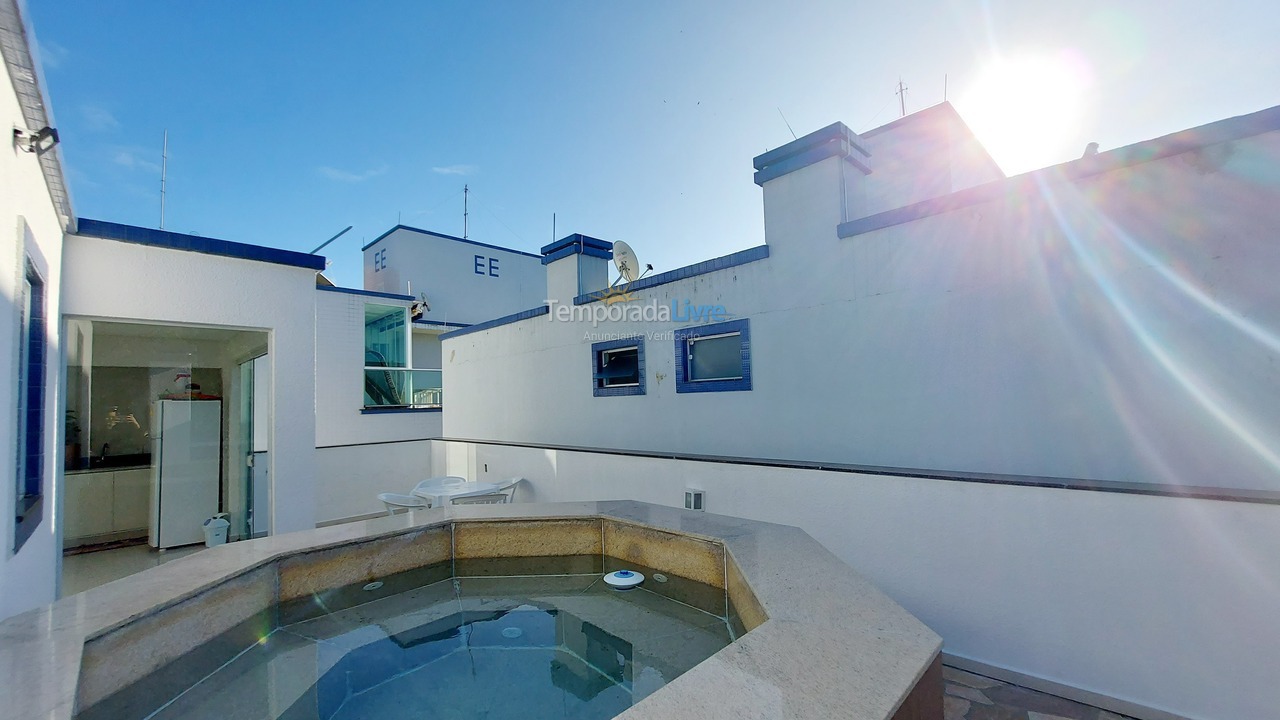 Apartment for vacation rental in Bombinhas (Praia de Bombinhas)