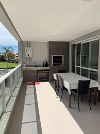 Apt air-conditioned with 02 bedrooms, 02 suites, pool, wi-fi.