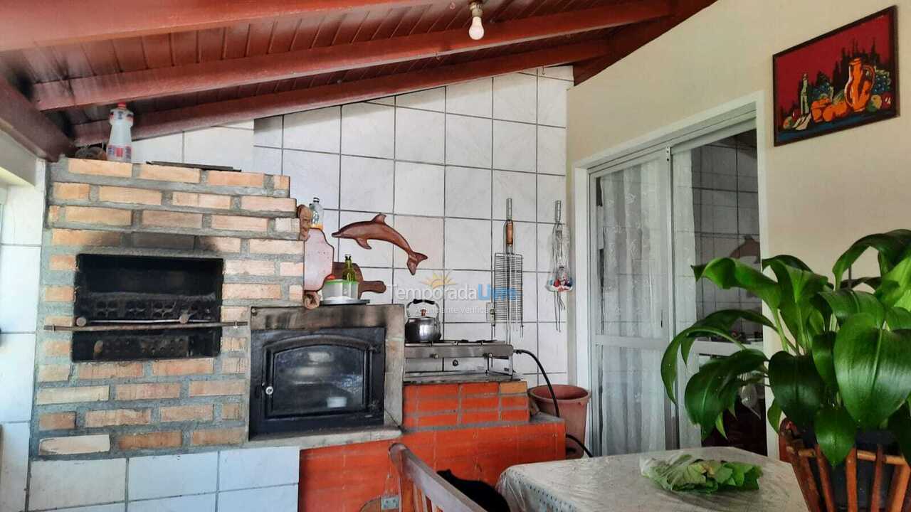 Casa para alquiler de vacaciones em Bombinhas (Canto Grande)