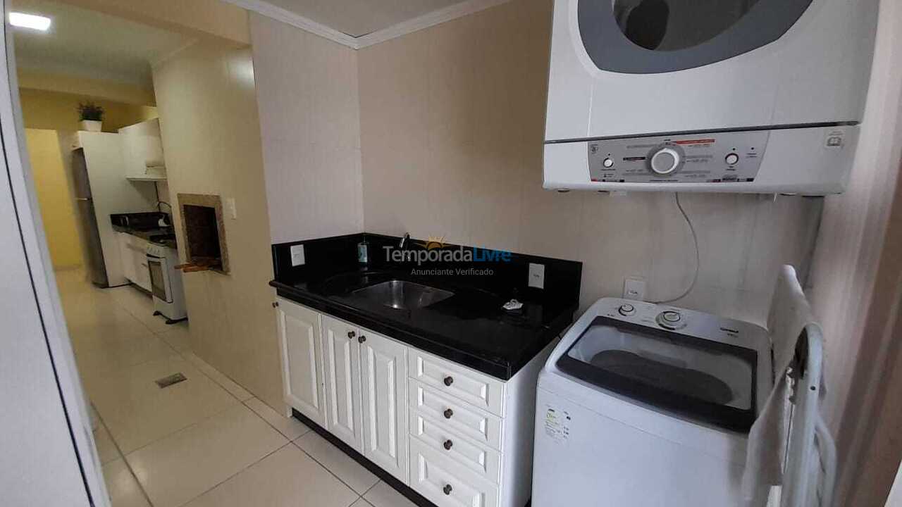 Apartamento para aluguel de temporada em Itapema (Meia Praia)