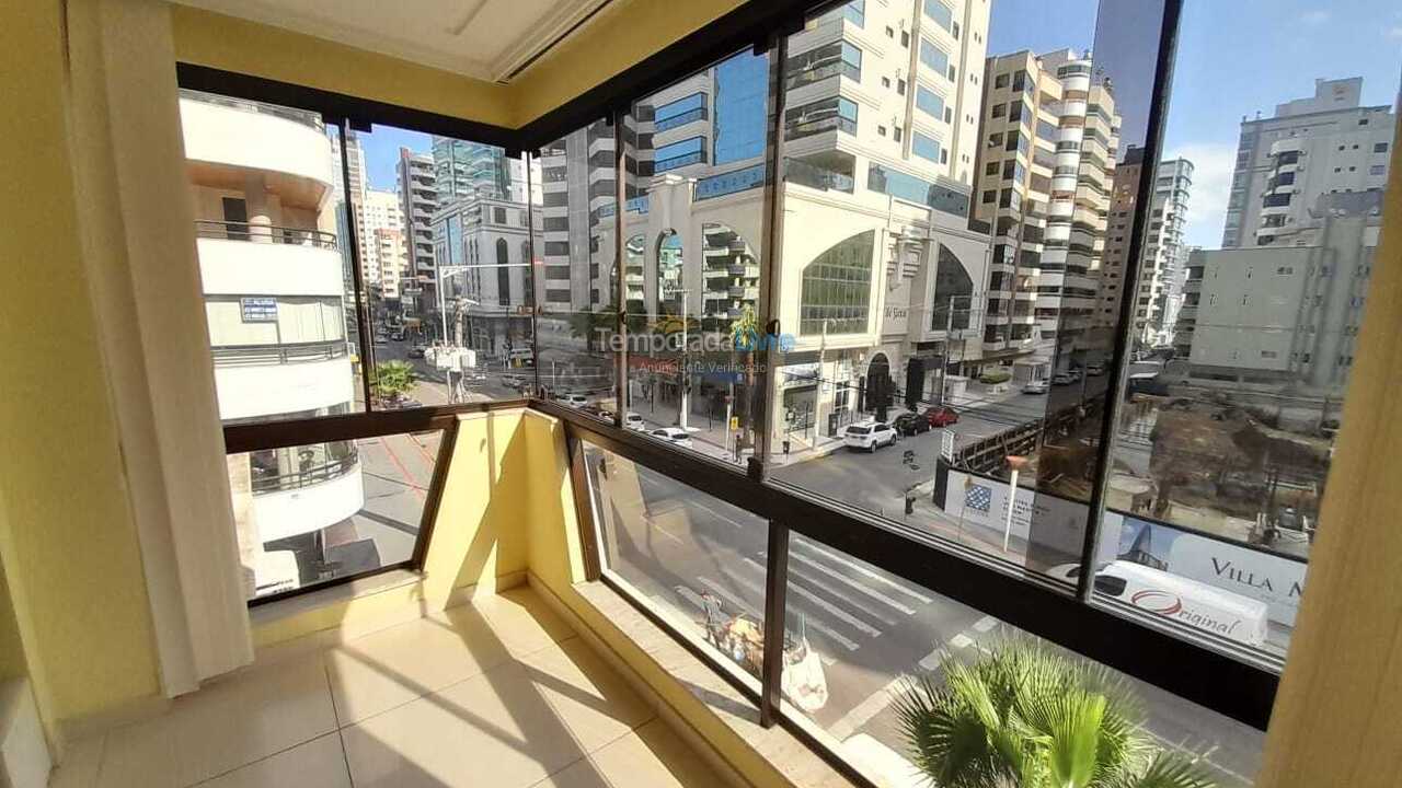 Apartamento para aluguel de temporada em Itapema (Meia Praia)