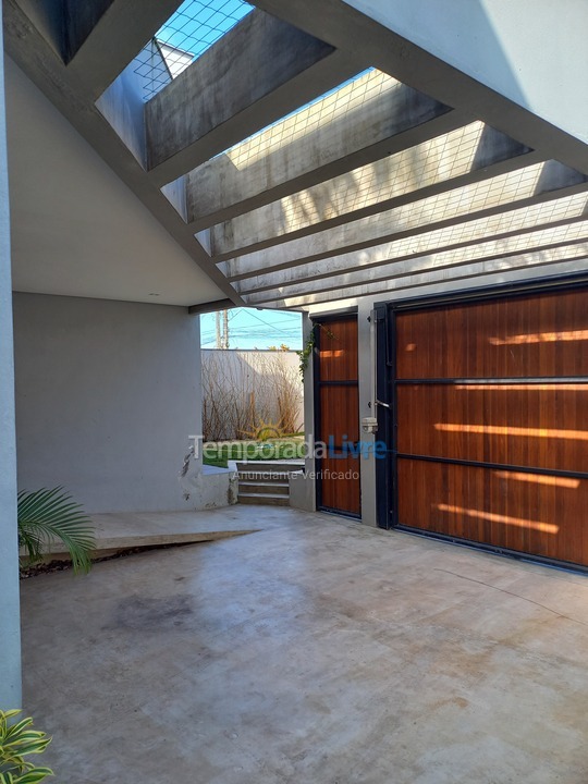 Casa para aluguel de temporada em Caraguatatuba (Poiares)