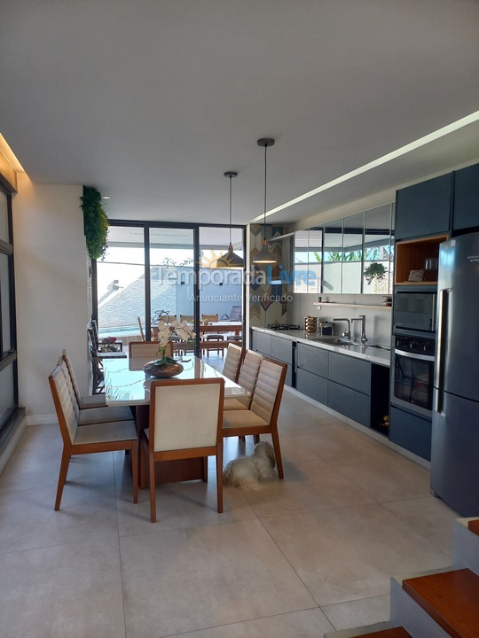 Casa para aluguel de temporada em Caraguatatuba (Poiares)