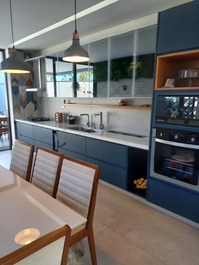 Sobrado alto padrão com Wi-Fi