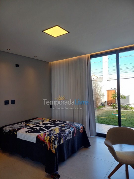 Casa para aluguel de temporada em Caraguatatuba (Poiares)