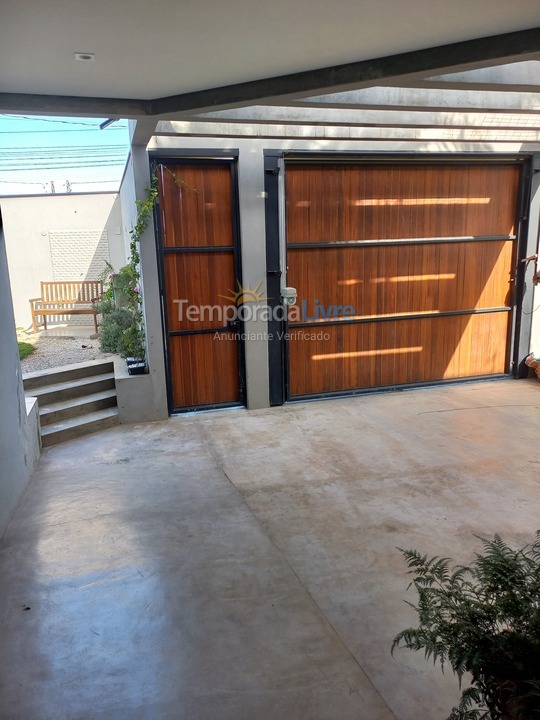 Casa para aluguel de temporada em Caraguatatuba (Poiares)