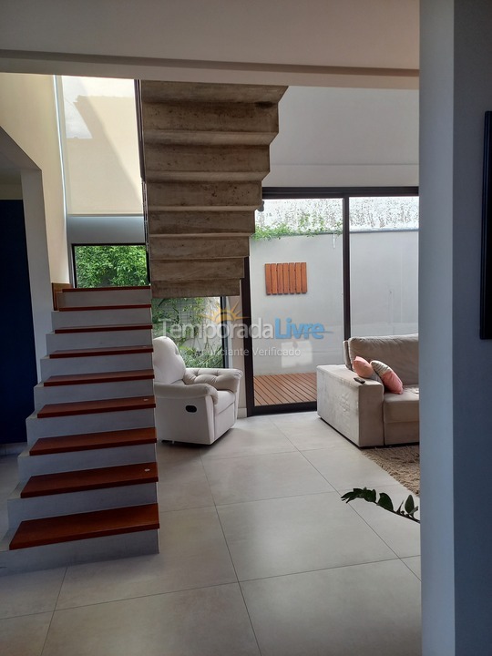 Casa para aluguel de temporada em Caraguatatuba (Poiares)