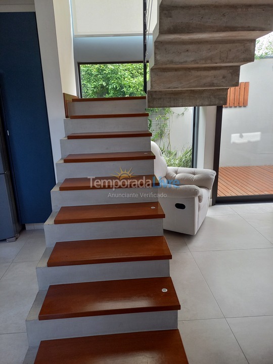 Casa para aluguel de temporada em Caraguatatuba (Poiares)