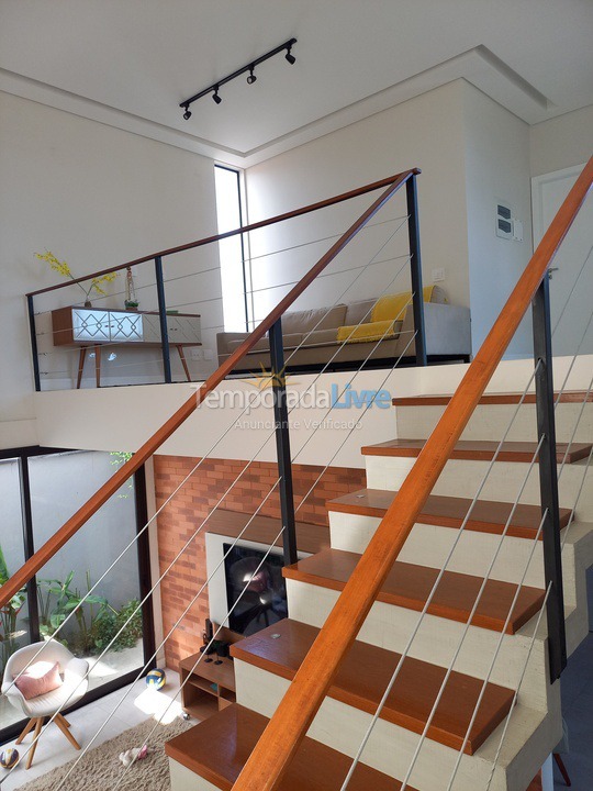 Casa para aluguel de temporada em Caraguatatuba (Poiares)