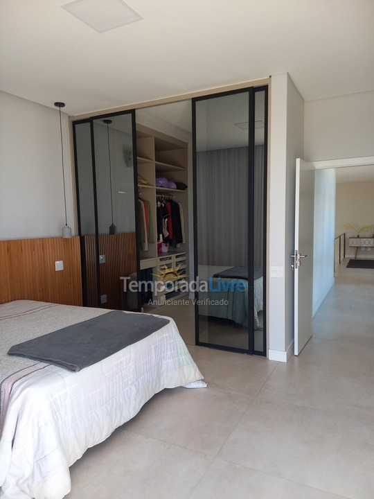 Casa para aluguel de temporada em Caraguatatuba (Poiares)