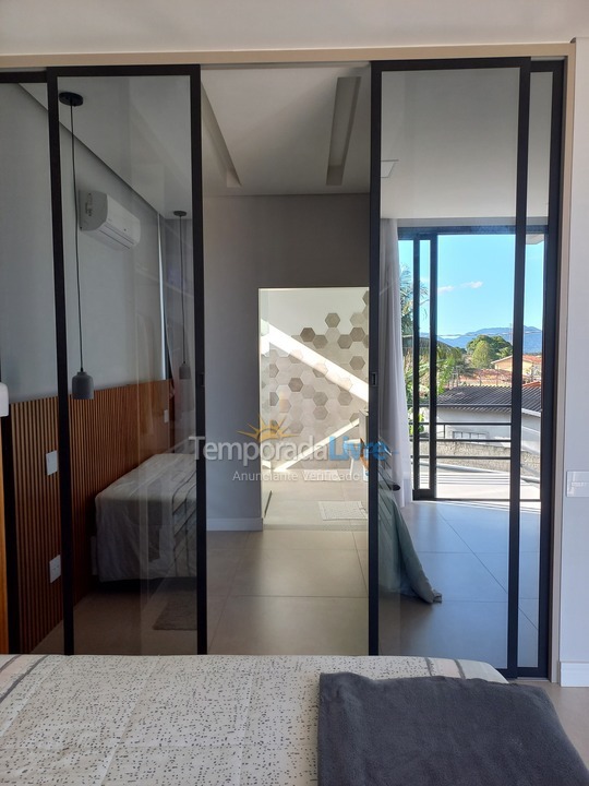 Casa para aluguel de temporada em Caraguatatuba (Poiares)