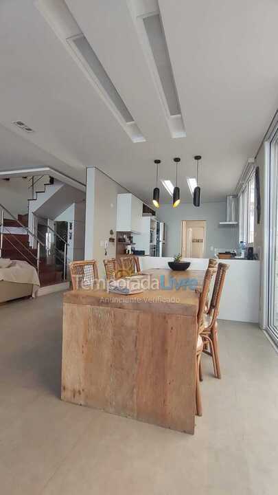 Casa para aluguel de temporada em São Sebastião (Maresias)