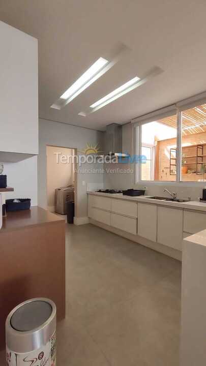 Casa para aluguel de temporada em São Sebastião (Maresias)