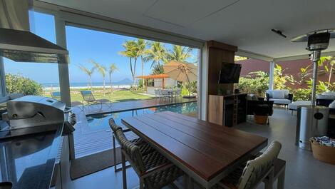 CASA COM 7 SUITES PE NA AREIA PRAIA DE JUQUEHY