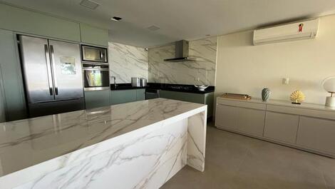 CASA COM 7 SUITES PE NA AREIA PRAIA DE JUQUEHY