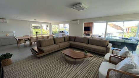 House facing the sea in juquehy