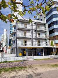 Apartamento frente al mar 02 dormitorios