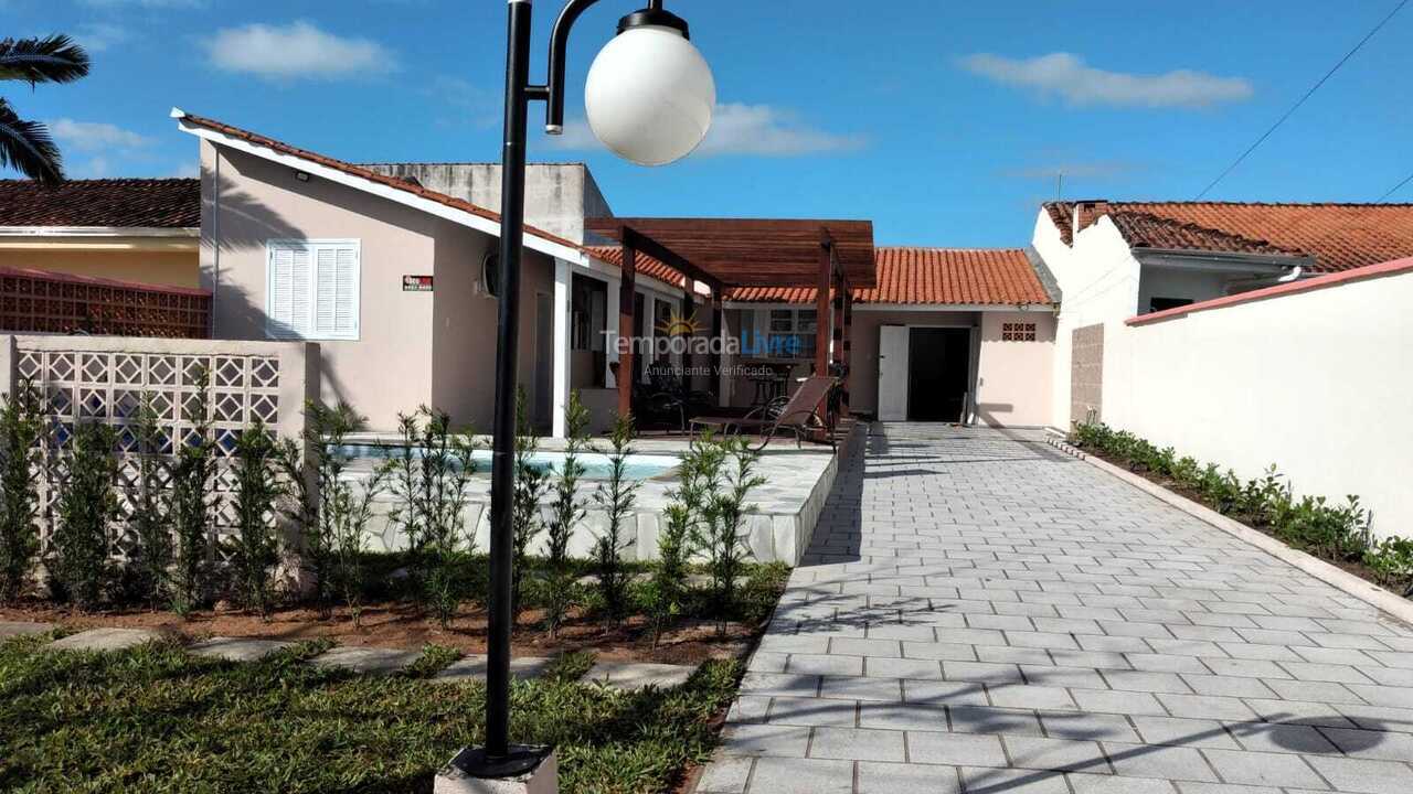 Casa para aluguel de temporada em Guaratuba (Nereidas)