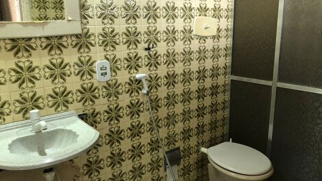 Banheiro suite com ducha higiênica 