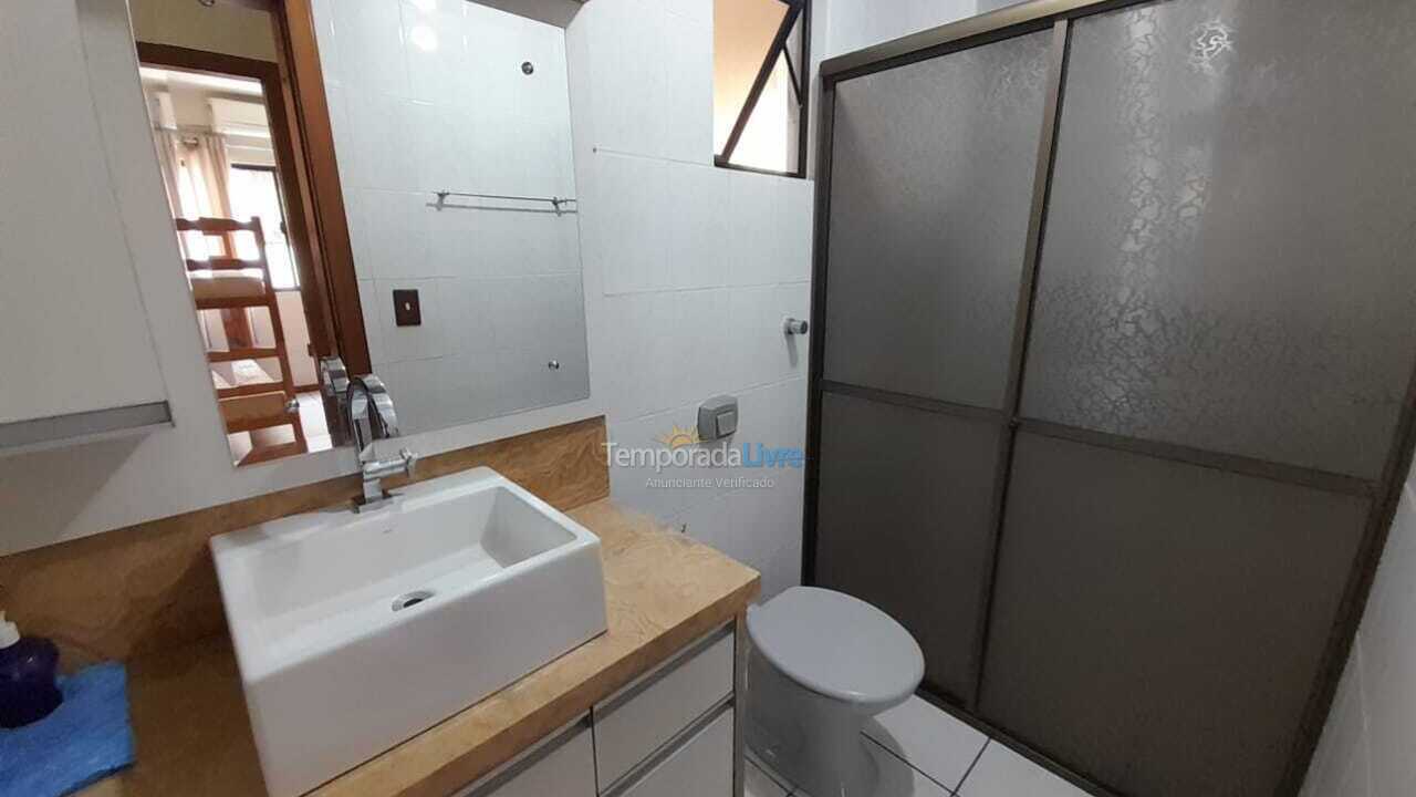 Apartamento para aluguel de temporada em Itapema (Meia Praia)