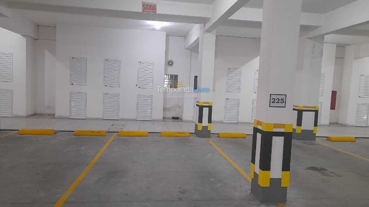 Apartamento para aluguel de temporada em Itapema (Meia Praia)