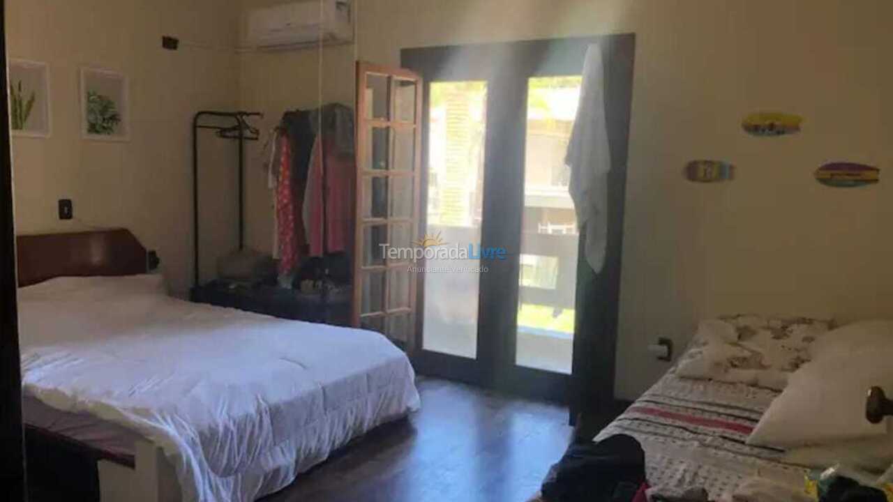 Casa para aluguel de temporada em Guarujá (Praia do Pernambuco)