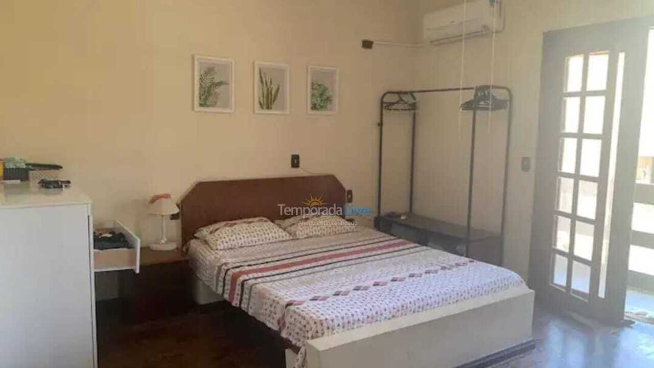 Casa para aluguel de temporada em Guarujá (Praia do Pernambuco)