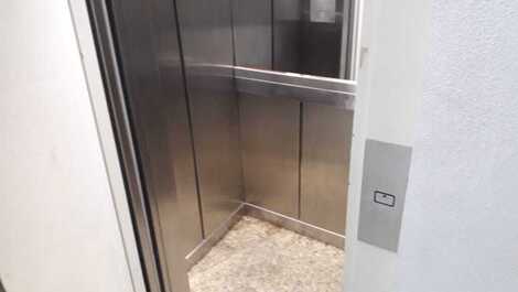 AP-116 HASTA 06 PERSONAS EDIFICIO PRIMERA PLAYA