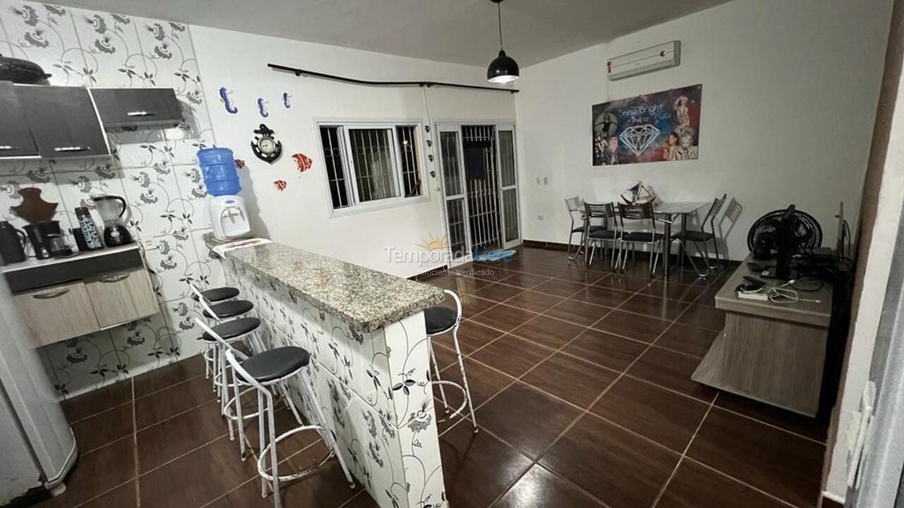 Casa para alquiler de vacaciones em Caraguatatuba (Massaguaçu)