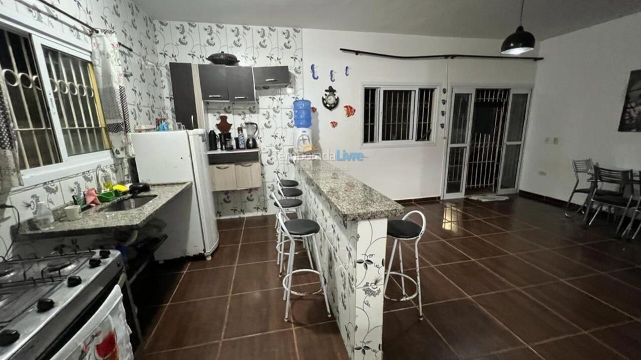 Casa para alquiler de vacaciones em Caraguatatuba (Massaguaçu)