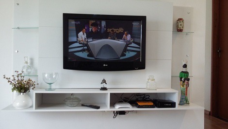 Tv com todos os canais (mais de 300)