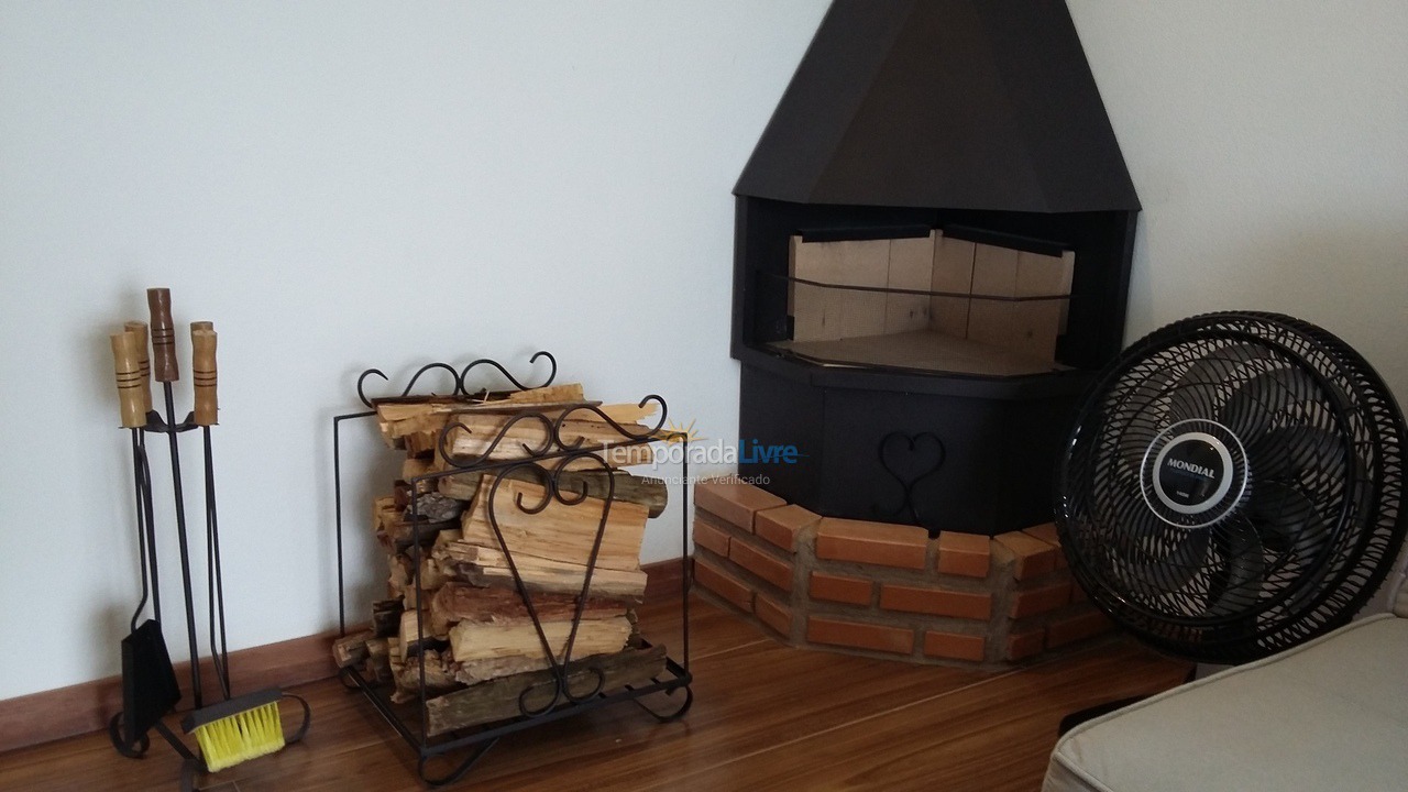 House for vacation rental in Rio Preto (área Rural)