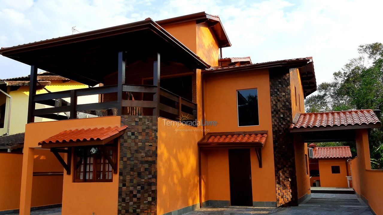 Casa para aluguel de temporada em Caraguatatuba (Praia da Mococa)