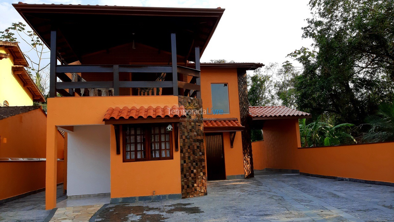 Casa para aluguel de temporada em Caraguatatuba (Praia da Mococa)