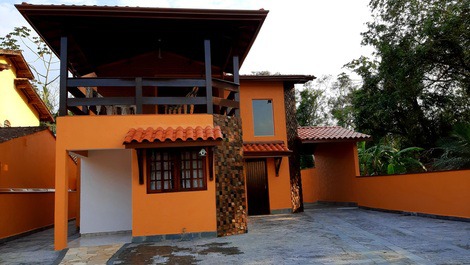 Linda casa de praia com Piscina em Caraguatatuba