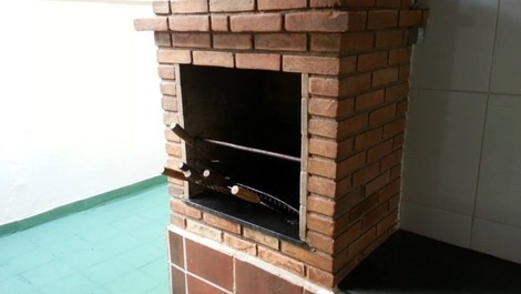 COMFORTABLE 5 BEDROOM HOUSE FOR LARGE FAMILY IN PRAIA GRANDE UBATUBA