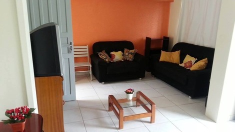 COMFORTABLE 5 BEDROOM HOUSE FOR LARGE FAMILY IN PRAIA GRANDE UBATUBA