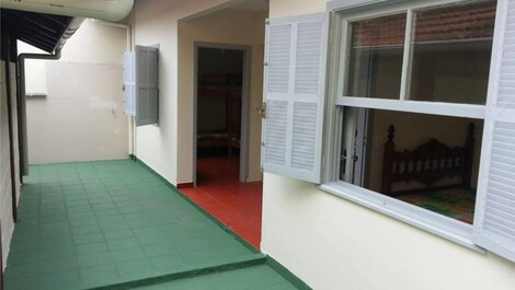 COMFORTABLE 5 BEDROOM HOUSE FOR LARGE FAMILY IN PRAIA GRANDE UBATUBA