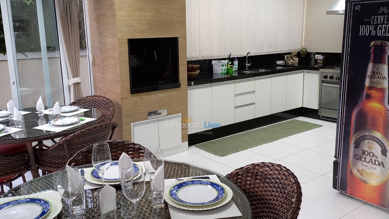 Casa para alquiler de vacaciones em São Sebastião (Toque Toque Pequeno)