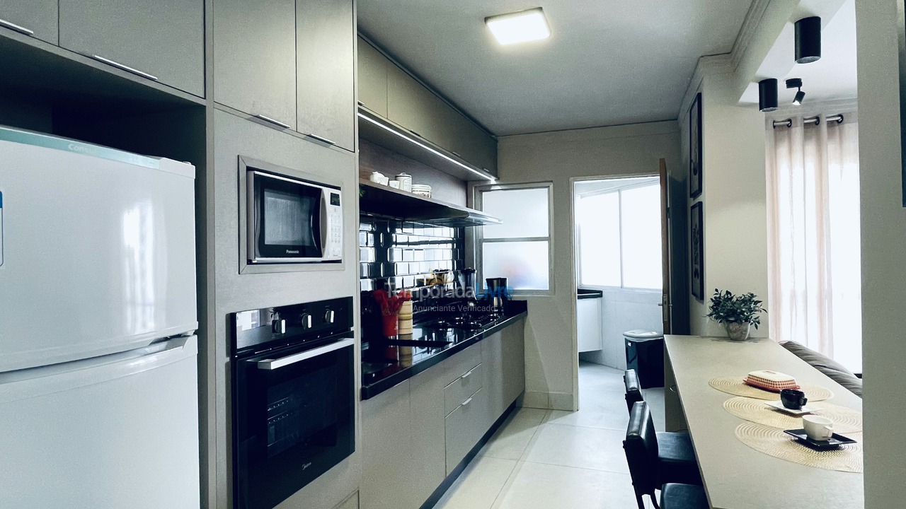 Apartamento para aluguel de temporada em Balneário Camboriú (Praia Central)