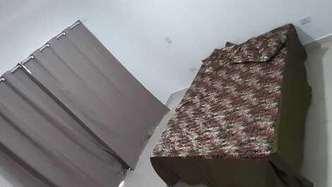 Casa com piscina e churrasqueira condomínio fechado