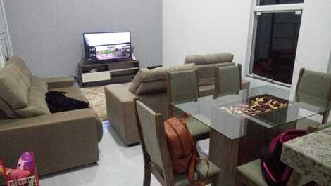 Casa com piscina e churrasqueira condomínio fechado