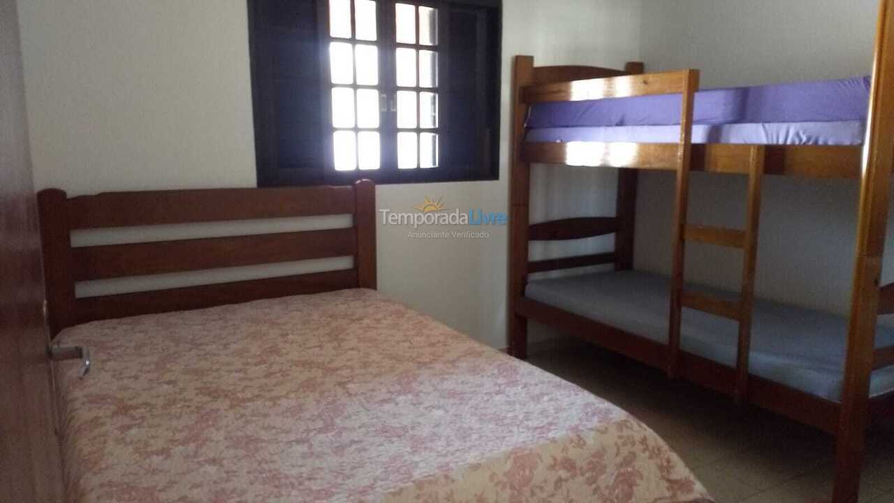 Casa para alquiler de vacaciones em Caraguatatuba (Massaguaçu)