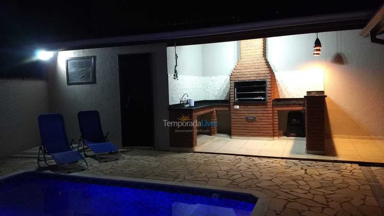 Casa para alquiler de vacaciones em Caraguatatuba (Massaguaçu)