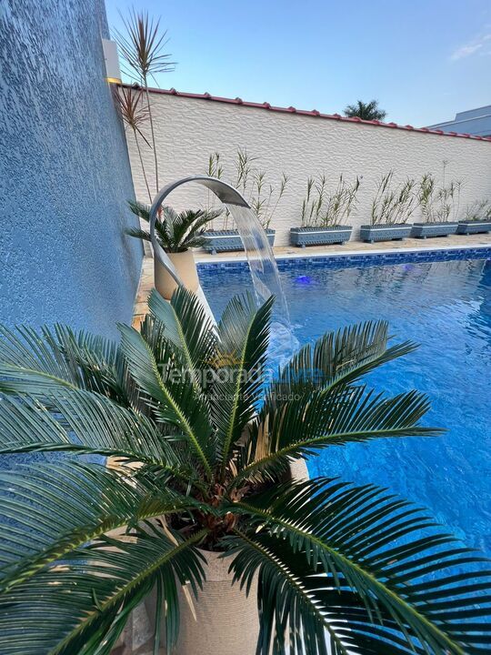 Casa para alquiler de vacaciones em Caraguatatuba (Massaguaçu)