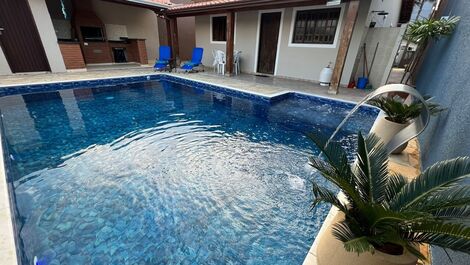 Piscina com deck
