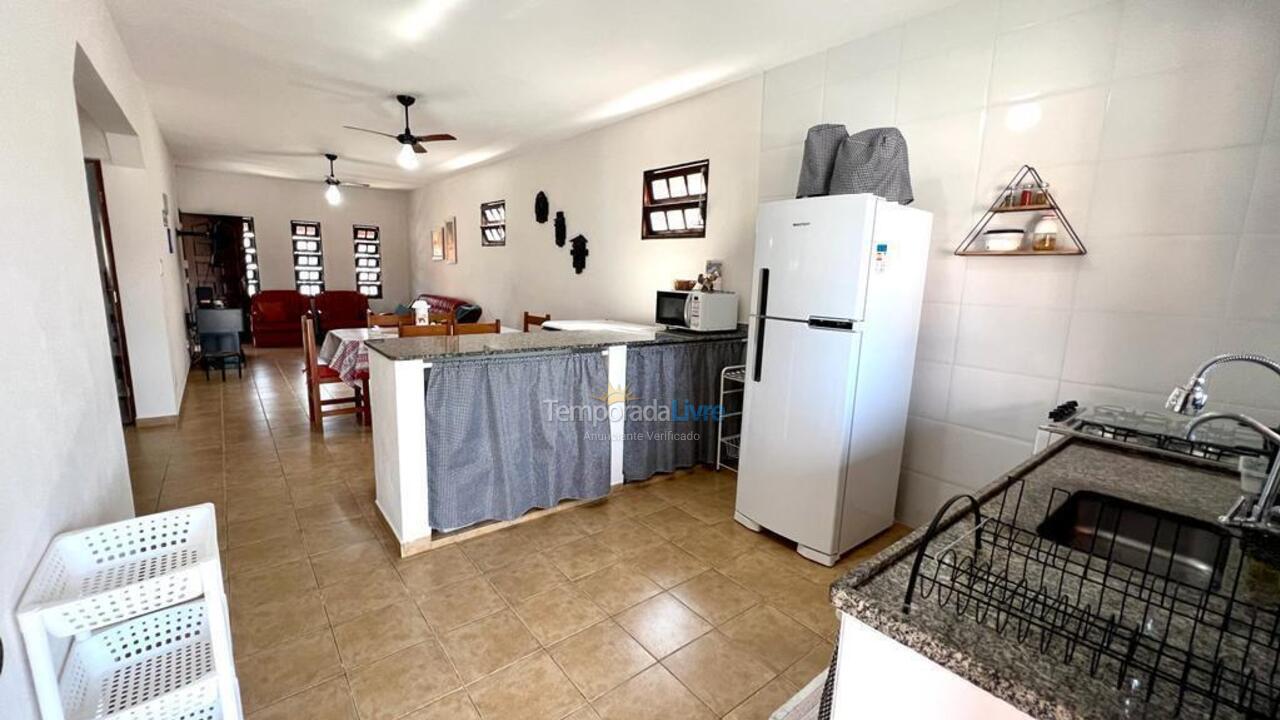 Casa para alquiler de vacaciones em Caraguatatuba (Massaguaçu)