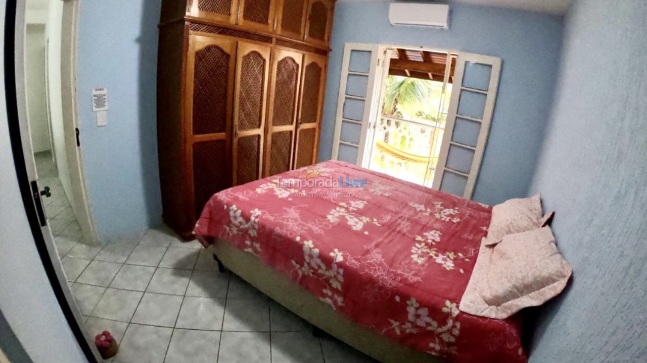 Casa para aluguel de temporada em Ubatuba (Praia das Toninhas)