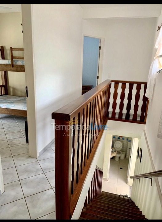 Casa para aluguel de temporada em Ubatuba (Praia das Toninhas)