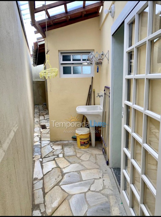 Casa para aluguel de temporada em Ubatuba (Praia das Toninhas)